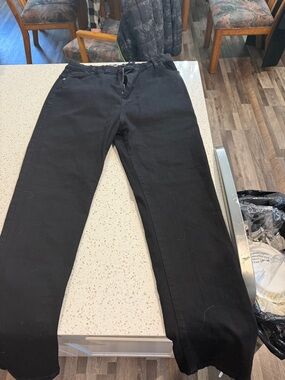 Women’s Black Skinny Jeans